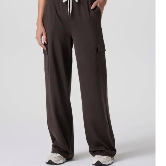 Vuori Pants - Vuori Essential Cargo Wideleg, size Small